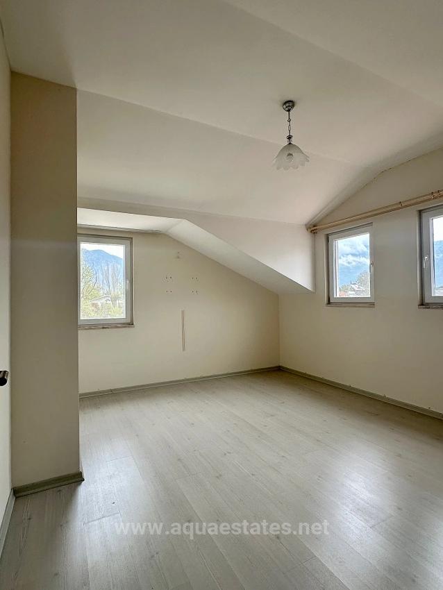 Drei Klimatisierte 3+1-Maisonette-Wohnungen Im Stadtzentrum Von Köyceğiz Zu Vermieten.