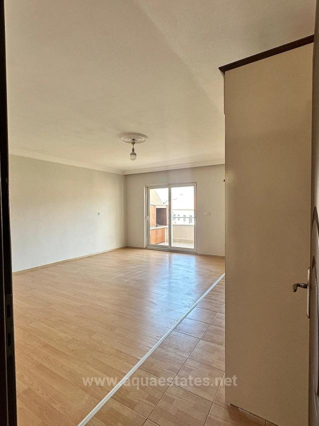 In Köyceğiz Zentrum Liegt Eine 3+1 Wohnung Mit Großem Nutzungsgebiet