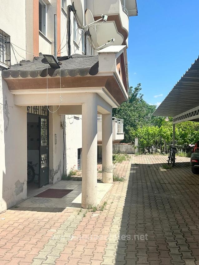 In Köyceğiz Zentrum Liegt Eine 3+1 Wohnung Mit Großem Nutzungsgebiet