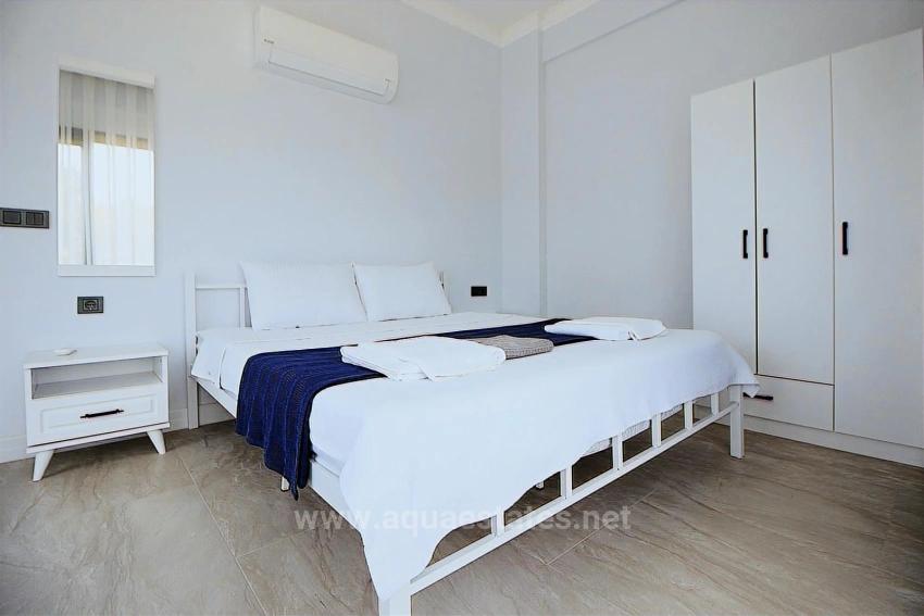 Freistehende Villa Mit 4+1 Bädern In Köyceğiz Zu Vermieten. Alle Zimmer Klimatisiert.