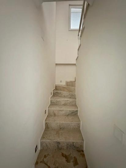 Drei Klimatisierte 3+1-Maisonette-Wohnungen Im Stadtzentrum Von Köyceğiz Zu Vermieten.