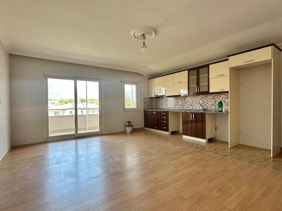In Köyceğiz Zentrum Liegt Eine 3+1 Wohnung Mit Großem Nutzungsgebiet