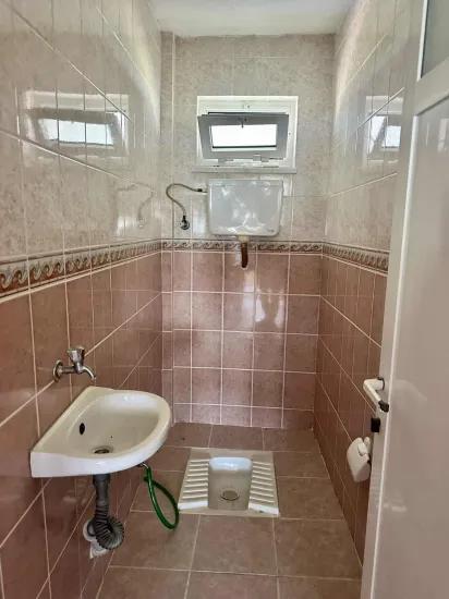 In Zeytinalanı Mahallesi, Spacious 3+1 Flat For Rent In Köyceğiz.
