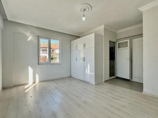 2+1 Wohnung Zur Miete Mit Seeblick In Yeşilköy, Köyceğiz