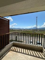 3+1-Zimmer-Wohnung Im 2. Stock Einer Wohnanlage Mit Sicherheitsdienst In Köyceğiz Zu Vermieten. Alle Zimmer Sind Klimatisiert.