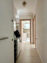 Wohnung Zur Miete Im Stadtzentrum Von Köyceğiz. Erdgeschoss, 2+1 Schlafzimmer, Geschlossene Küche Und Klimaanlage.