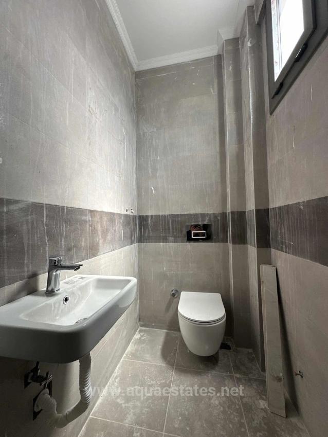 Shop/Store For Rent On Toparlar Main Street