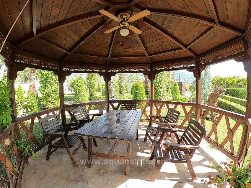 Luxury Villa With Pool On 1458 M² Land For Sale In Köyceğiz