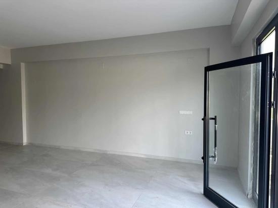 Shop/Store For Rent On Toparlar Main Street