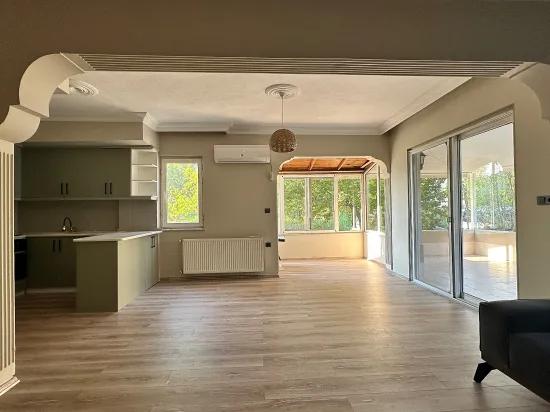 Köyceğiz Merkezde Ve Site İçerisinde 5 Oda 1 Salon Kiralık Ev