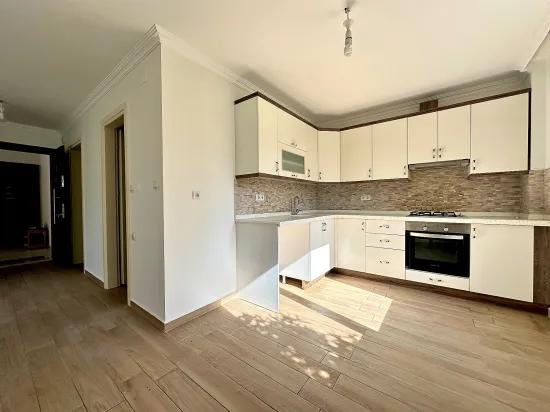 Köyceğiz Merkezi Konumda Kapalı Balkonlu Ve Klimalı 1+1 Daire